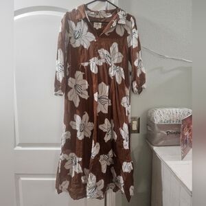 Elegant Floral Long Sleeve Dress in Brown and White